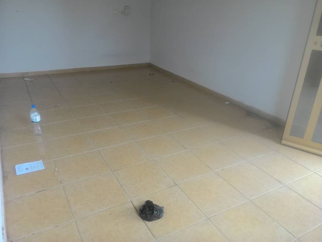 N° 4575 :
                            Chambre à louer , Avedji , Lome, Togo : 30 000 XOF/mois