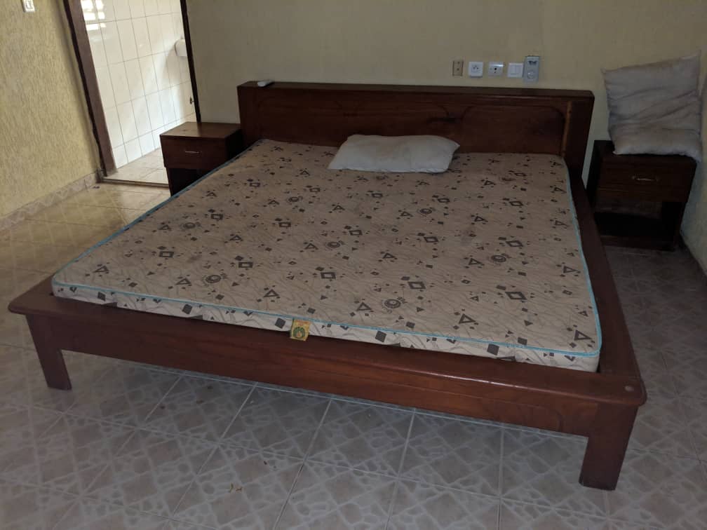 N° 4396 :
                            Villa meublée à louer , Avedji, Lome, Togo : 500 000 XOF/mois