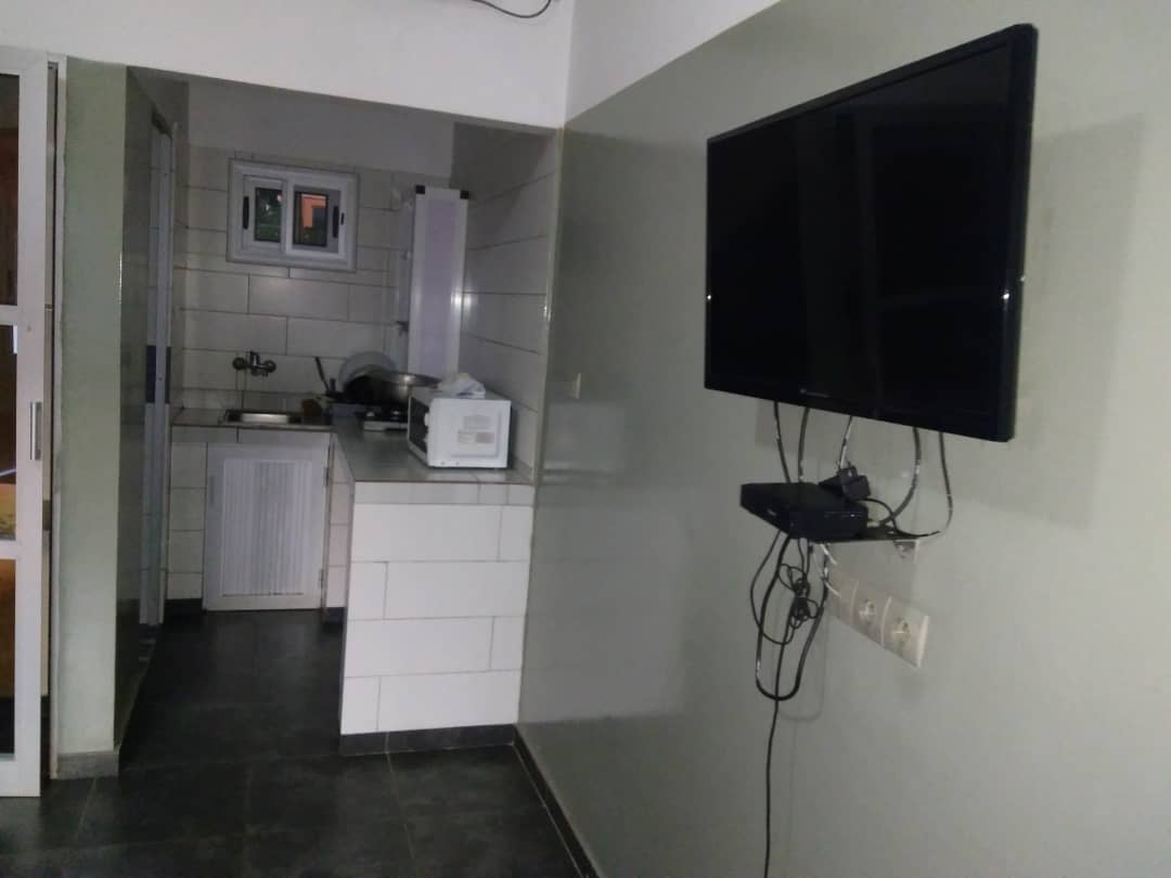 N° 4524 :
                            Studio meublé à louer , Avedji, Lome, Togo : 180 000 XOF/mois