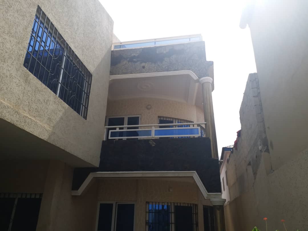 N° 4421 :
                            Villa à louer , Kegue, Lome, Togo : 200 000 XOF/mois