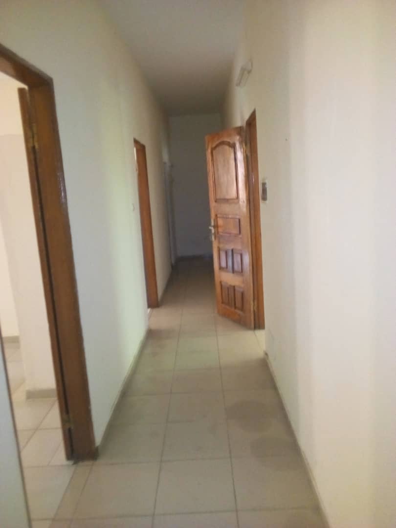 N° 4322 :
                            Villa à louer , Klikame, Lome, Togo : 250 000 XOF/mois