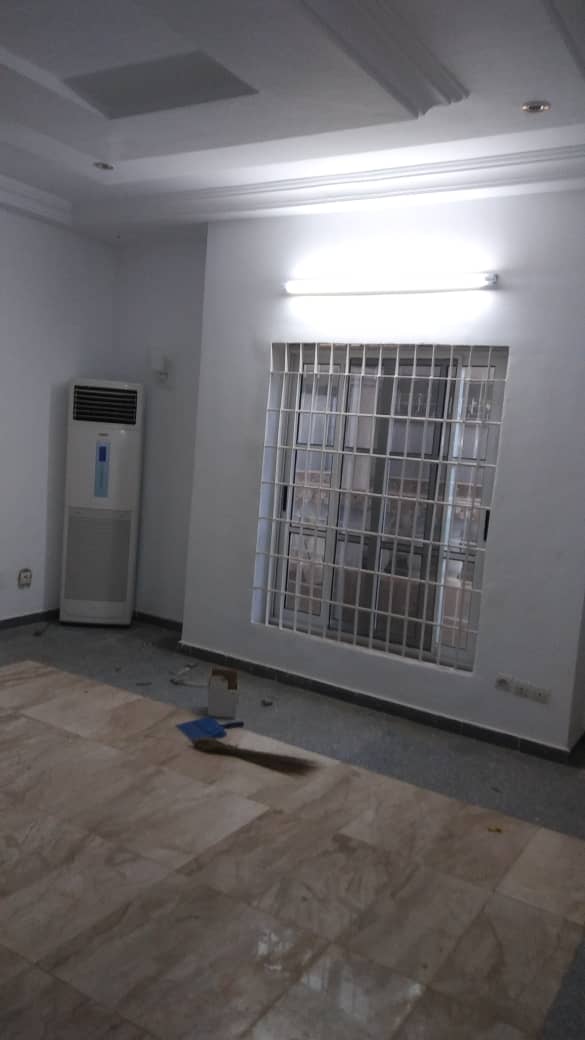 N° 4528 :
                            Villa à vendre , Agoe, Lome, Togo : 150 000  000 XOF/vie