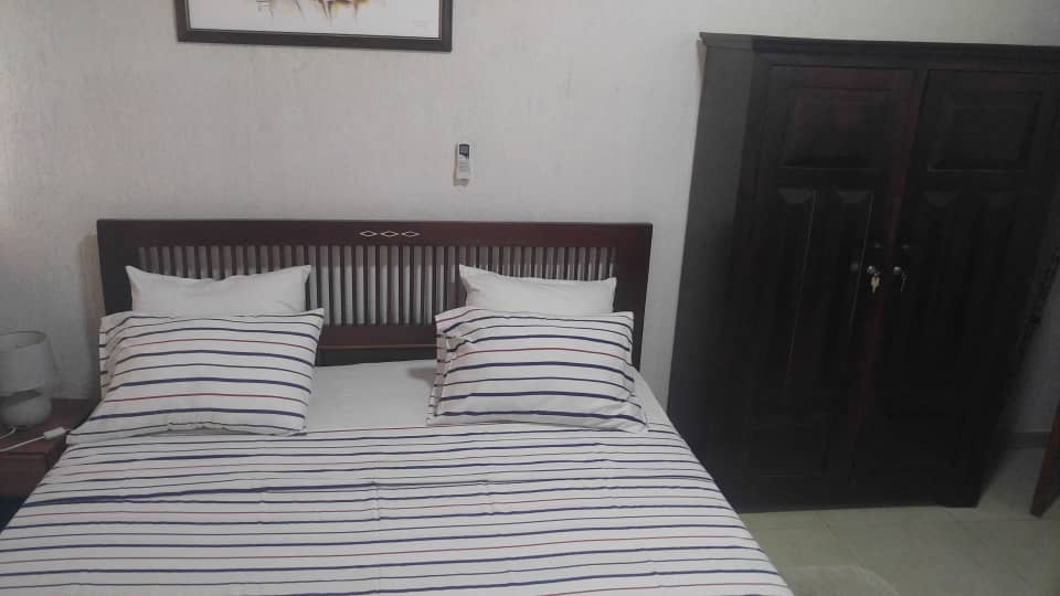 N° 4772 :
                            Studio meublé à louer , Tokoin, Lome, Togo : 250 000 XOF/mois