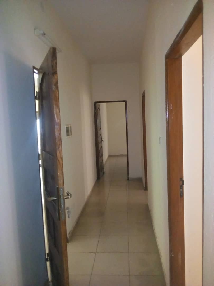 N° 4322 :
                            Villa à louer , Klikame, Lome, Togo : 250 000 XOF/mois
