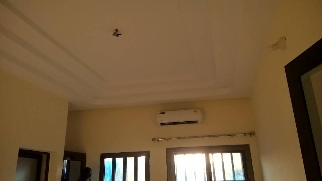 N° 4464 :
                            Villa à louer , Attiegou, Lome, Togo : 300 000 XOF/mois