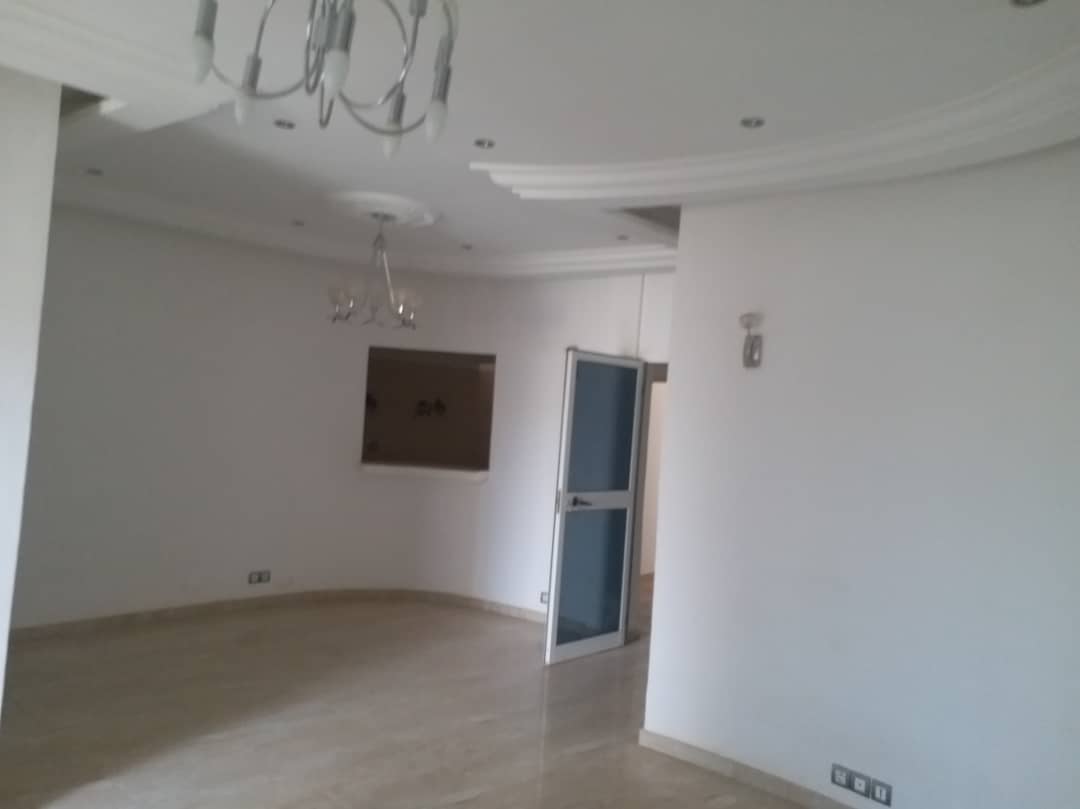 N° 4421 :
                            Villa à louer , Kegue, Lome, Togo : 200 000 XOF/mois