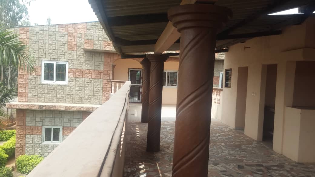 N° 4928 :
                            Immeuble commercial à vendre , Sigbehoue, Aneho, Togo : 110 000  000 XOF/vie