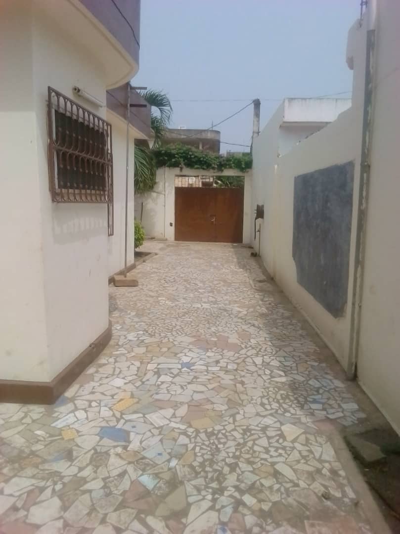 N° 4532 :
                            Villa à louer , Novissi, Lome, Togo : 150 000 XOF/mois