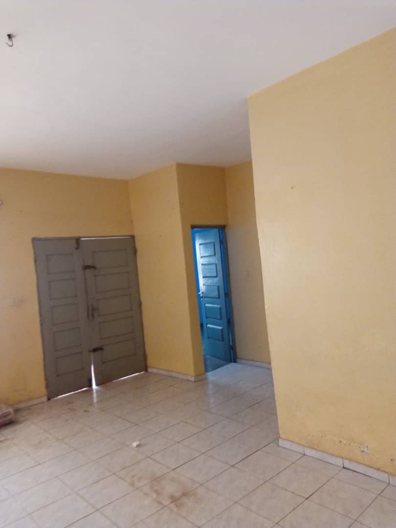 N° 4492 :
                            Appartement à louer , Agoe, Lome, Togo : 50 000 XOF/mois