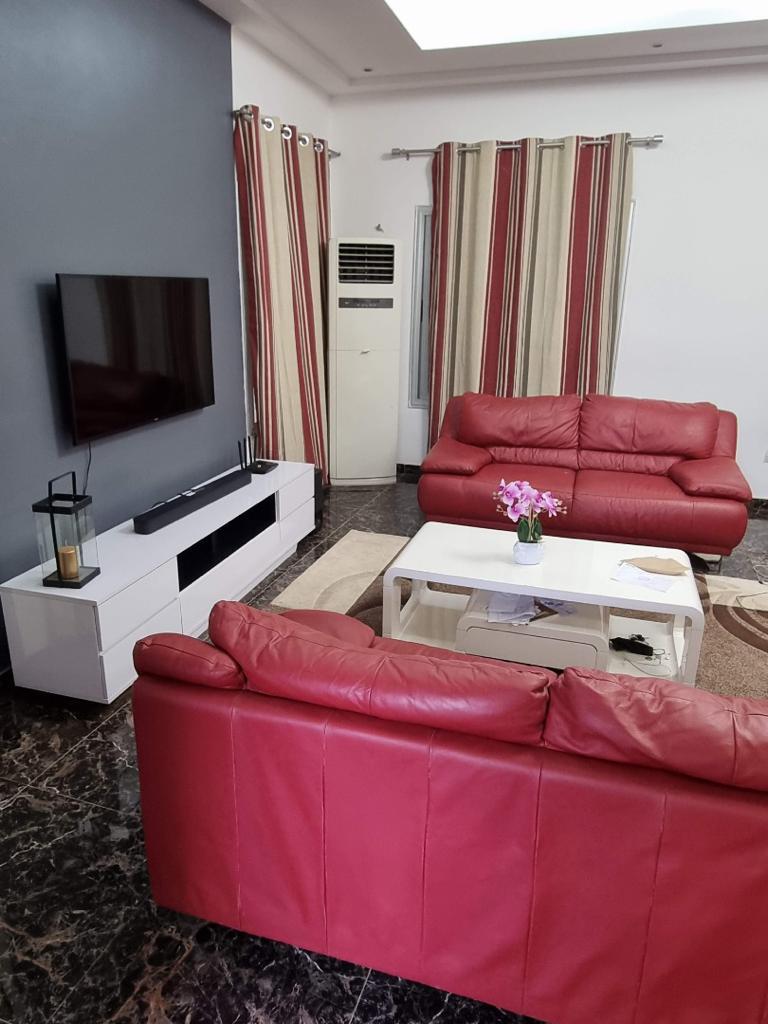 N° 5242 :
                            Villa meublée à louer , Kpogan , Lome, Togo : 800 000 XOF/mois