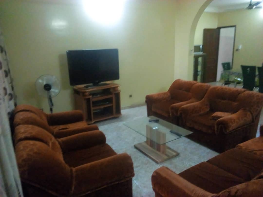 N° 4401 :
                            Villa meublée à louer , Atikoume, Lome, Togo : 400 000 XOF/mois