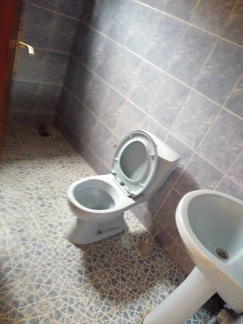 N° 4498 :
                            Villa meublée à louer , Kegue, Lome, Togo : 300 000 XOF/mois