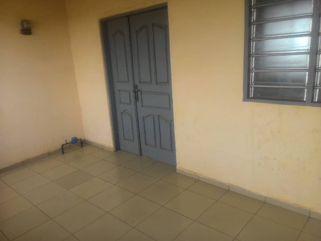 N° 4535 :
                            Appartement à louer , Entreprise de l'union, Lome, Togo : 50 000 XOF/mois