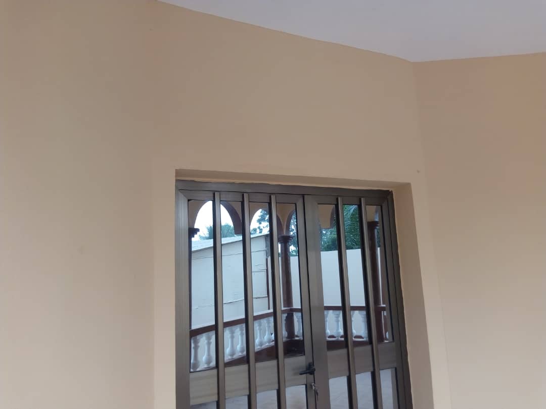 N° 4408 :
                            Villa à louer , Agoe-legbassito, Lome, Togo : 90 000 XOF/mois