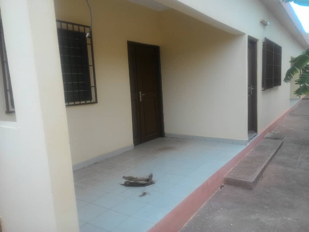 N° 4505 :
                            Appartement à louer , Totsi, Lome, Togo : 75 000 XOF/mois