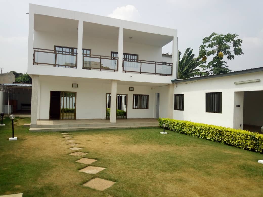 N° 4484 :
                            Villa à louer , Forever, Lome, Togo : 600 000 XOF/mois