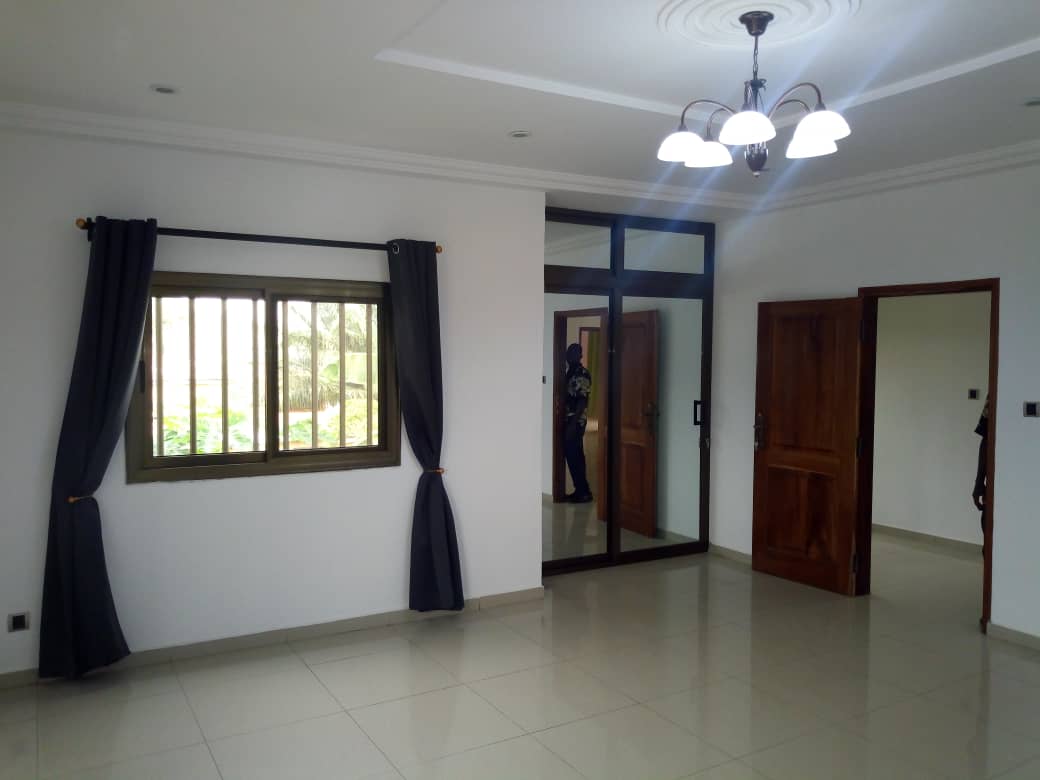 N° 4484 :
                            Villa à louer , Forever, Lome, Togo : 600 000 XOF/mois