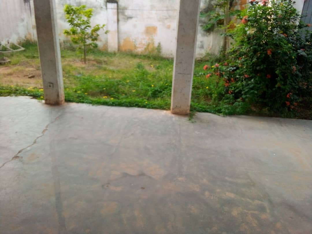 N° 5215 :
                            Villa à louer , Tokoin, Lome, Togo : 150 000 XOF/mois