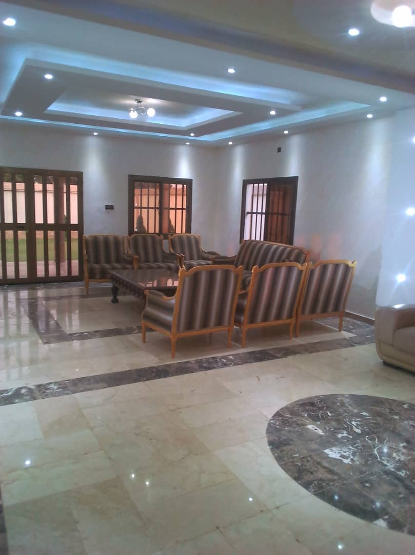 N° 4480 :
                            Villa à vendre , Adidogome , Lome, Togo : 170 000  000 XOF/vie