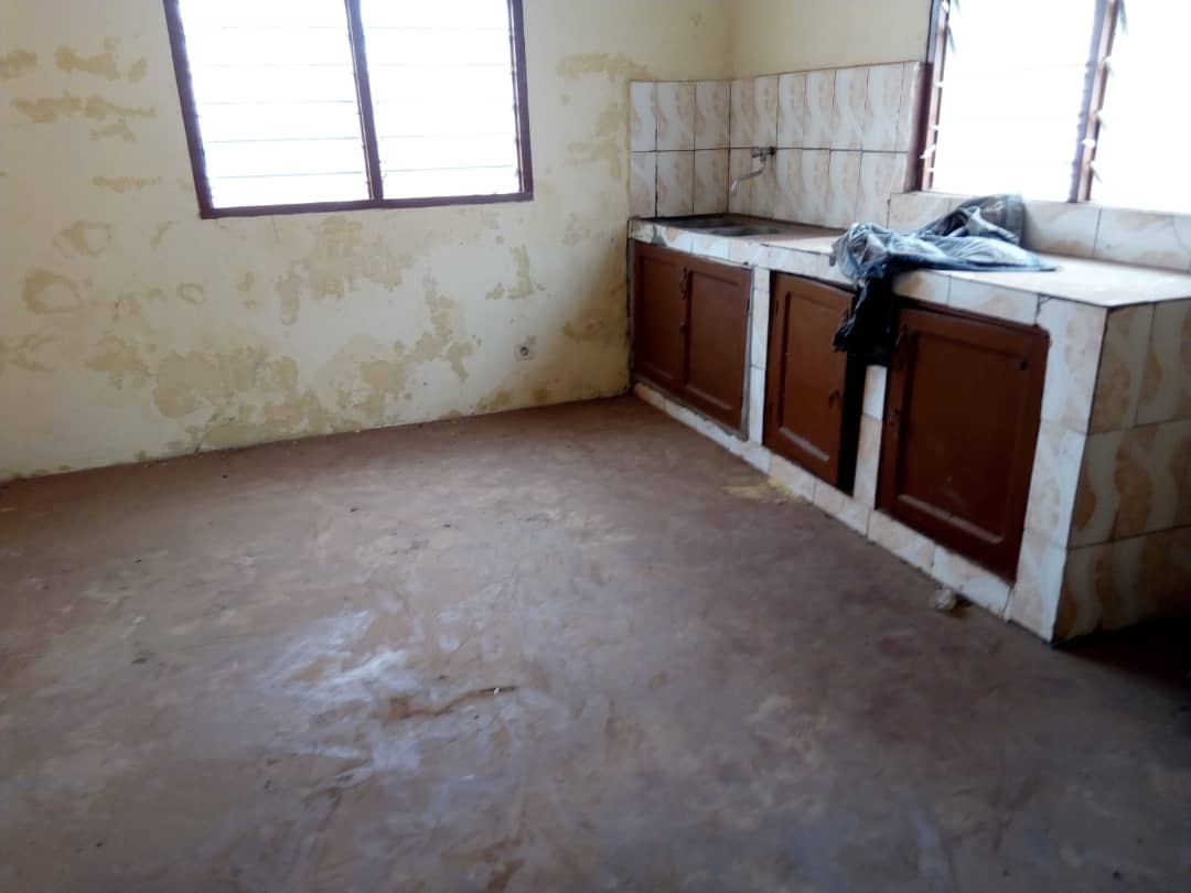 N° 4432 :
                            Villa à louer , Agoe kossigan, Lome, Togo : 100 000 XOF/mois