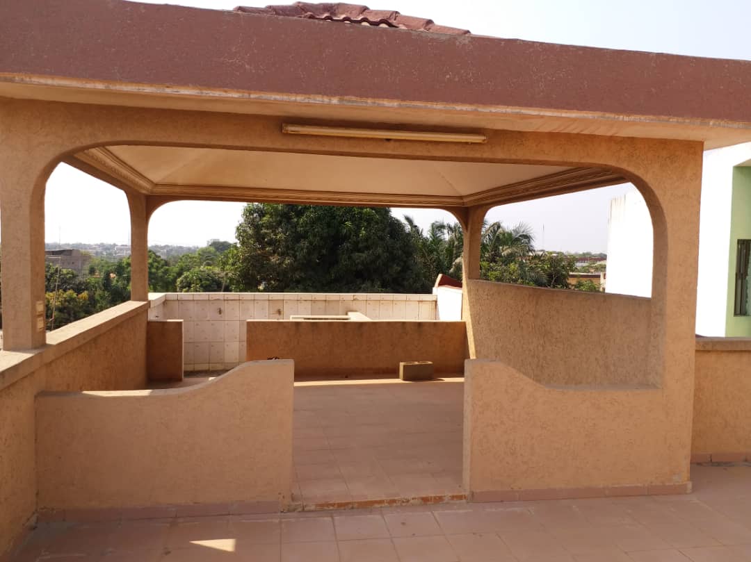 N° 4434 :
                            Villa à louer , Togo 2000, Lome, Togo : 450 000 XOF/mois