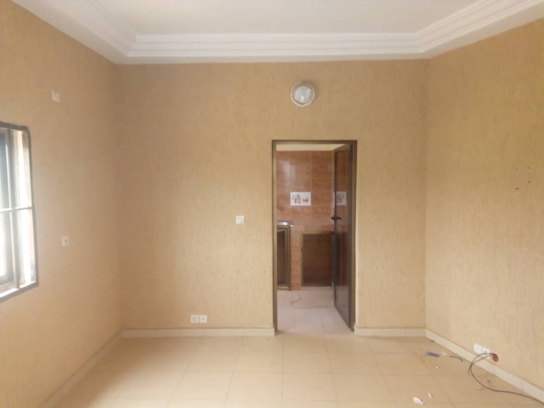 N° 4304 :
                            Villa à louer , Agoe, Lome, Togo : 80 000 XOF/mois