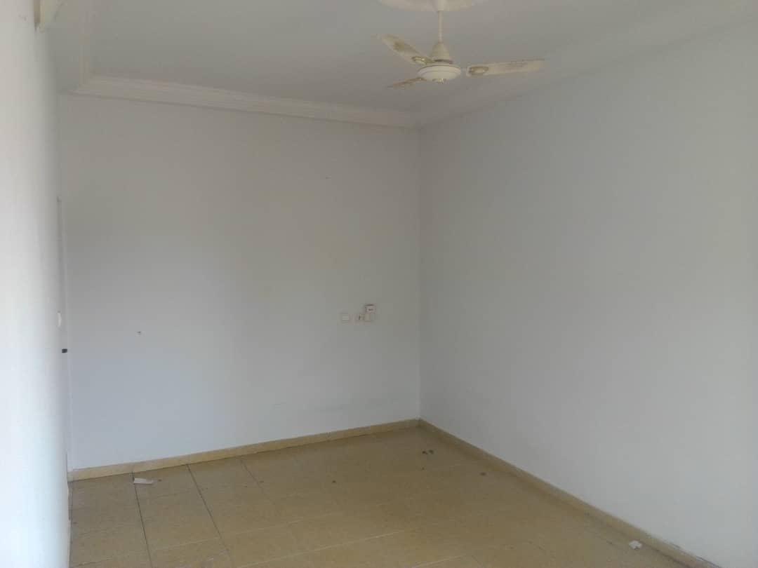 N° 4575 :
                            Chambre à louer , Avedji , Lome, Togo : 30 000 XOF/mois