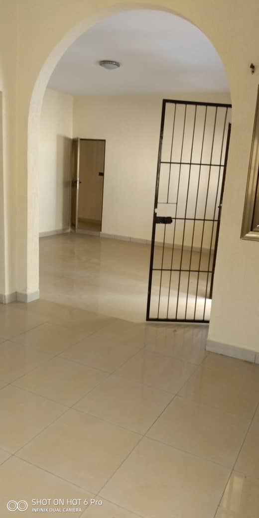 N° 4457 :
                            Villa à louer , Agoe, Lome, Togo : 180 000 XOF/mois
