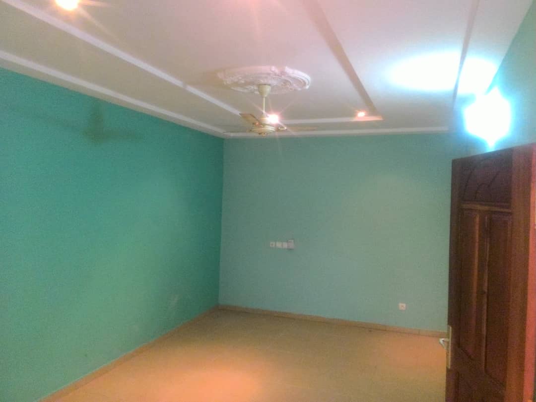 N° 4574 :
                            Chambre salon à louer , Avedji , Lome, Togo : 50 000 XOF/mois