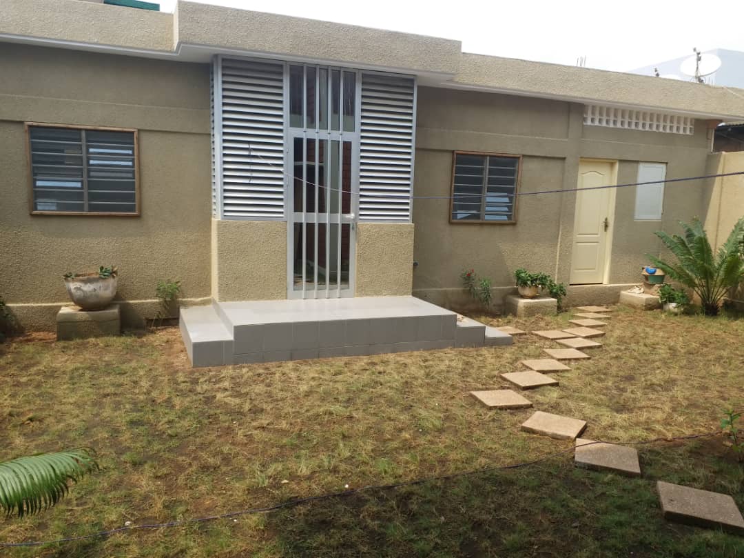 N° 4447 :
                            Villa à louer , Wuiti, Lome, Togo : 700 000 XOF/mois