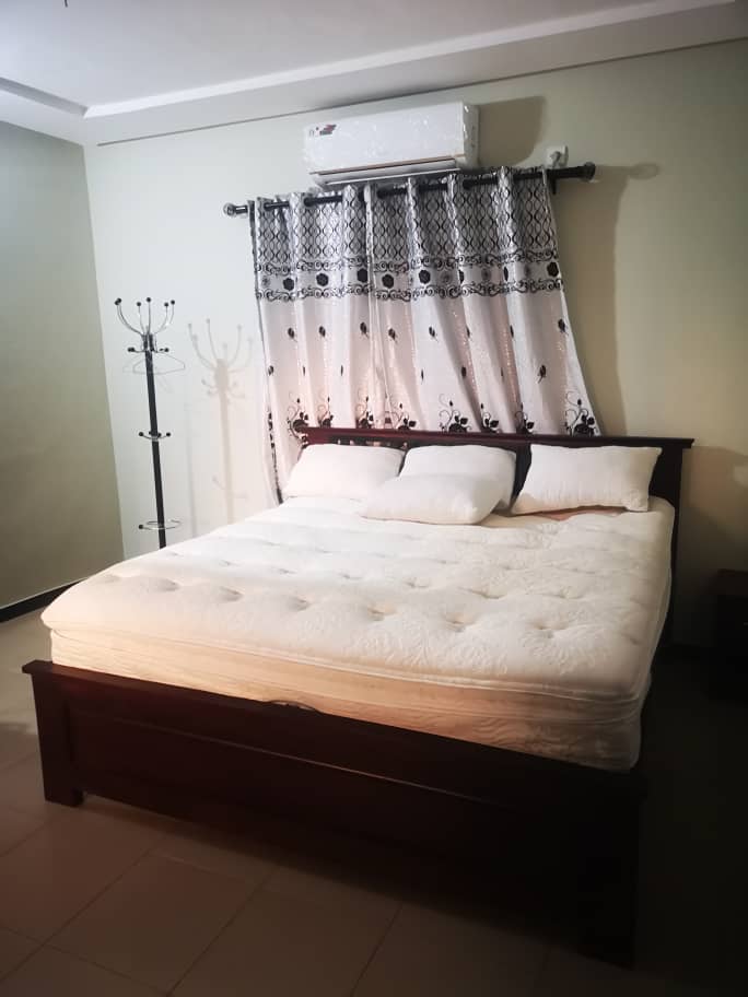 N° 5222 :
                            Appartement meublé à louer , Attiegou , Lome, Togo : 250 000 XOF/mois