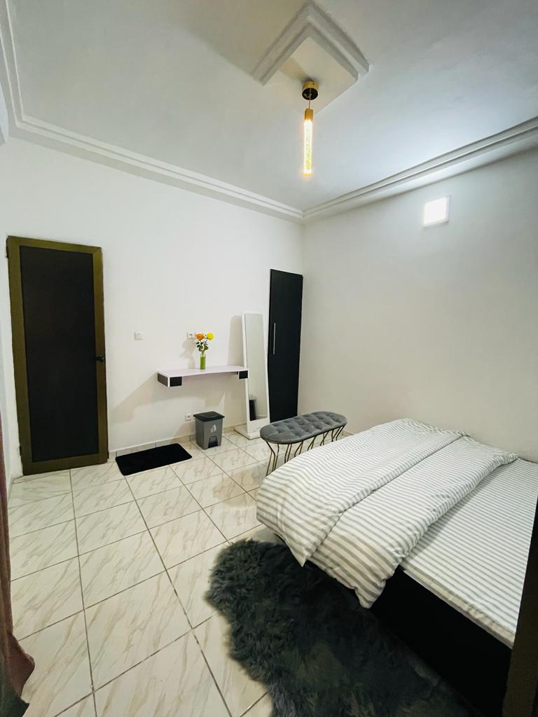N° 5216 :
                            Chambre salon à louer , Cito aeroport, Lome, Togo : 300 000 XOF/mois