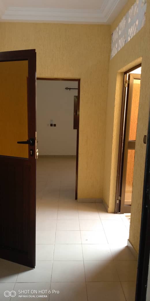 N° 4558 :
                            Villa à louer , Zanguera, Lome, Togo : 80 000 XOF/mois