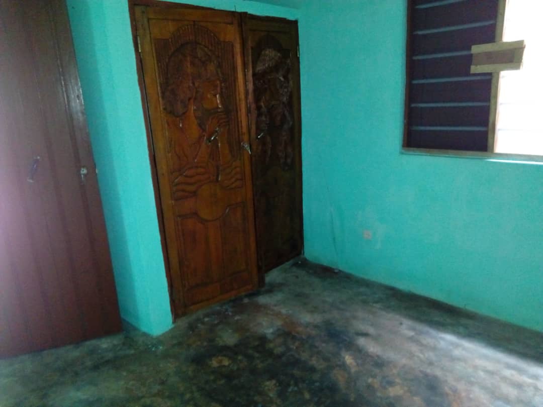 N° 4355 :
                            Chambre salon à louer , Agoe, Lome, Togo : 15 000 XOF/mois