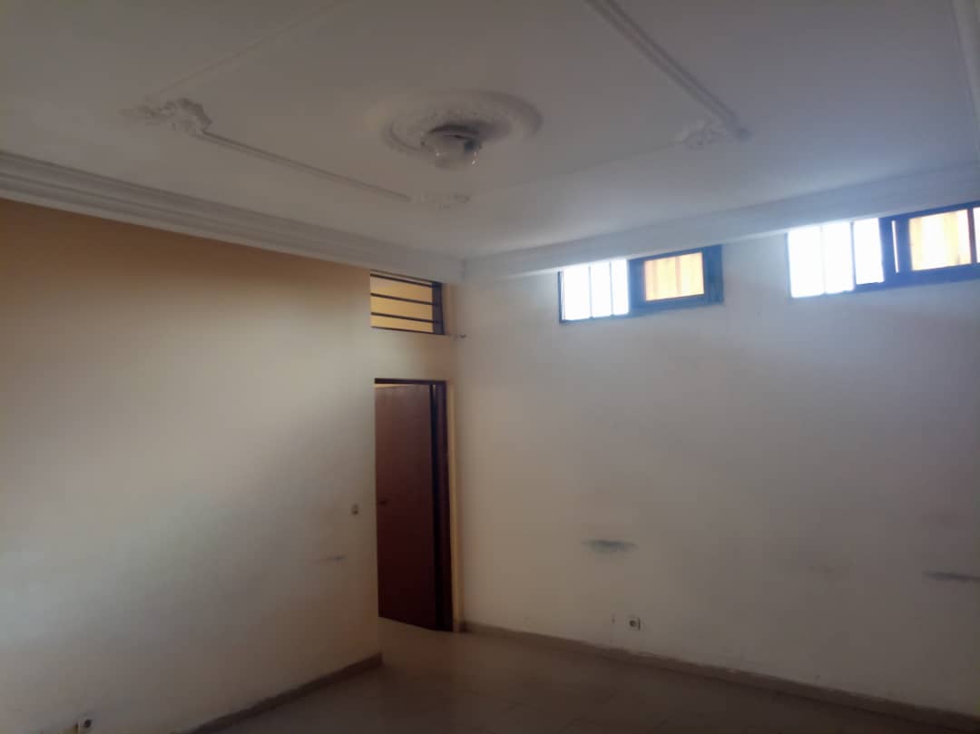 N° 4376 :
                            Appartement à louer , Tokoin , Lome, Togo : 70 000 XOF/mois