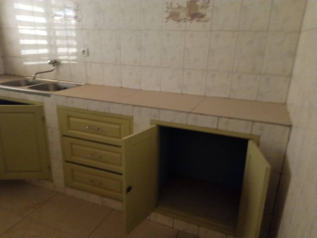 N° 4413 :
                            Villa à louer , Agoe sogbossito, Lome, Togo : 120 000 XOF/mois