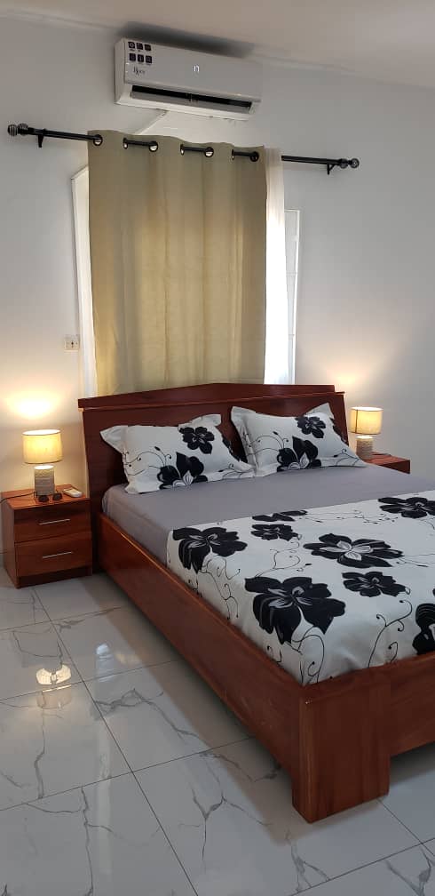 N° 5285 :
                            Appartement meublé à louer , Rue de l’ocam, Lome, Togo : 300 000 XOF/mois