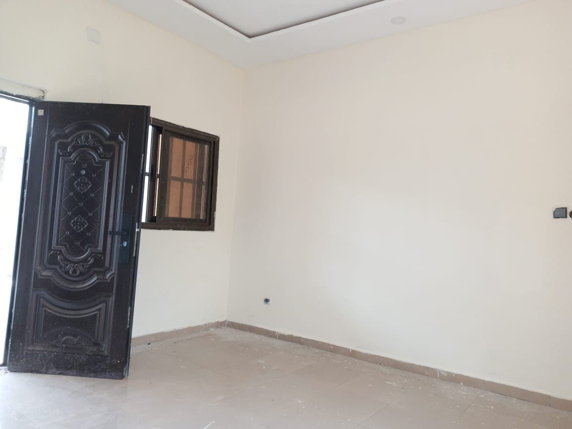 N° 5432 :
                            Chambre à louer , Zanguera, Lome, Togo : 30 000 XOF/mois