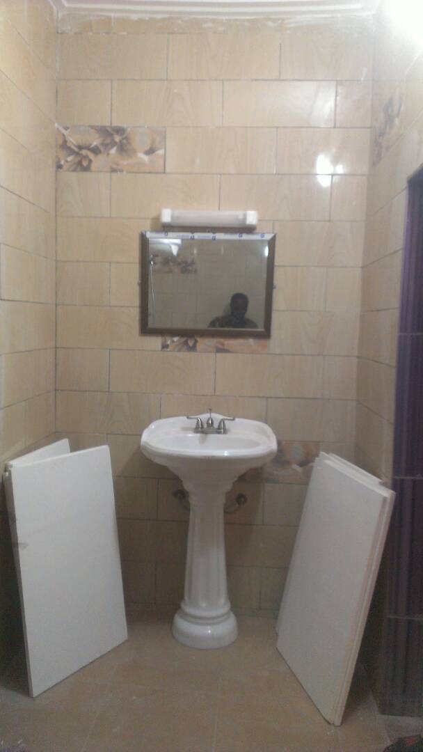 N° 4095 :
                            Appartement à louer , Agoe, Lome, Togo : 180 000 XOF/mois