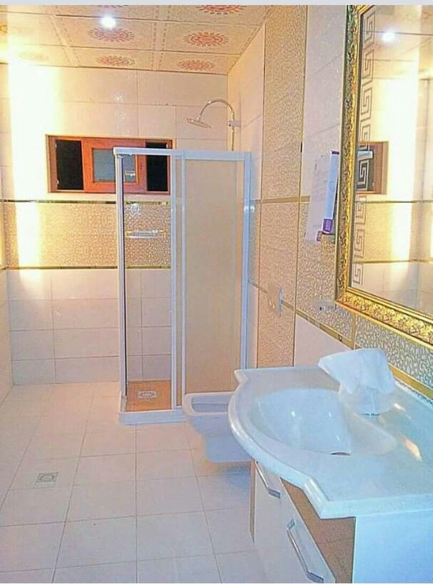 N° 4104 :
                            Maison à vendre , Agoe, Lome, Togo : 120 000  000 XOF/vie