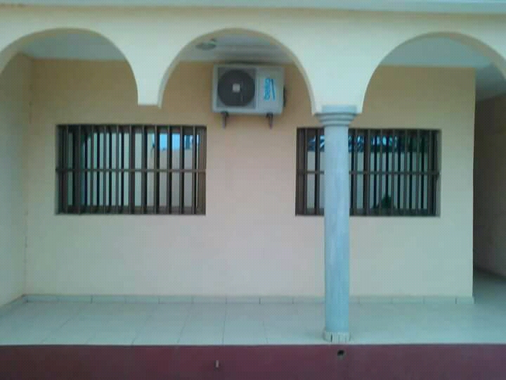 N° 4111 :
                            Villa à louer , Agoe, Lome, Togo : 150 000 XOF/mois