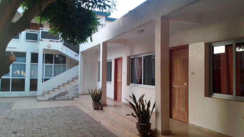 N° 4109 :
                            3 chambres salon à louer , Avedji, Lome, Togo : 330 000 XOF/mois