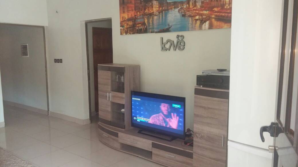 N° 4118 :
                            Villa à louer , Agoe, Lome, Togo : 250 000 XOF/mois