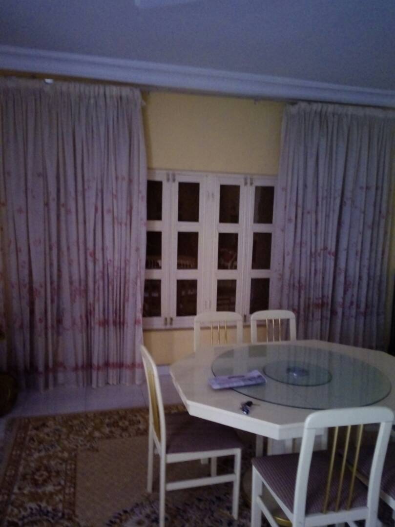 N° 4121 :
                            Villa à vendre , Adidogome, Lome, Togo : 120 000  000 XOF/vie