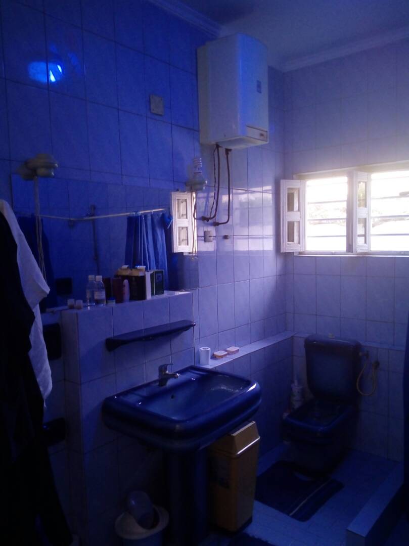 N° 4121 :
                            Villa à vendre , Adidogome, Lome, Togo : 120 000  000 XOF/vie