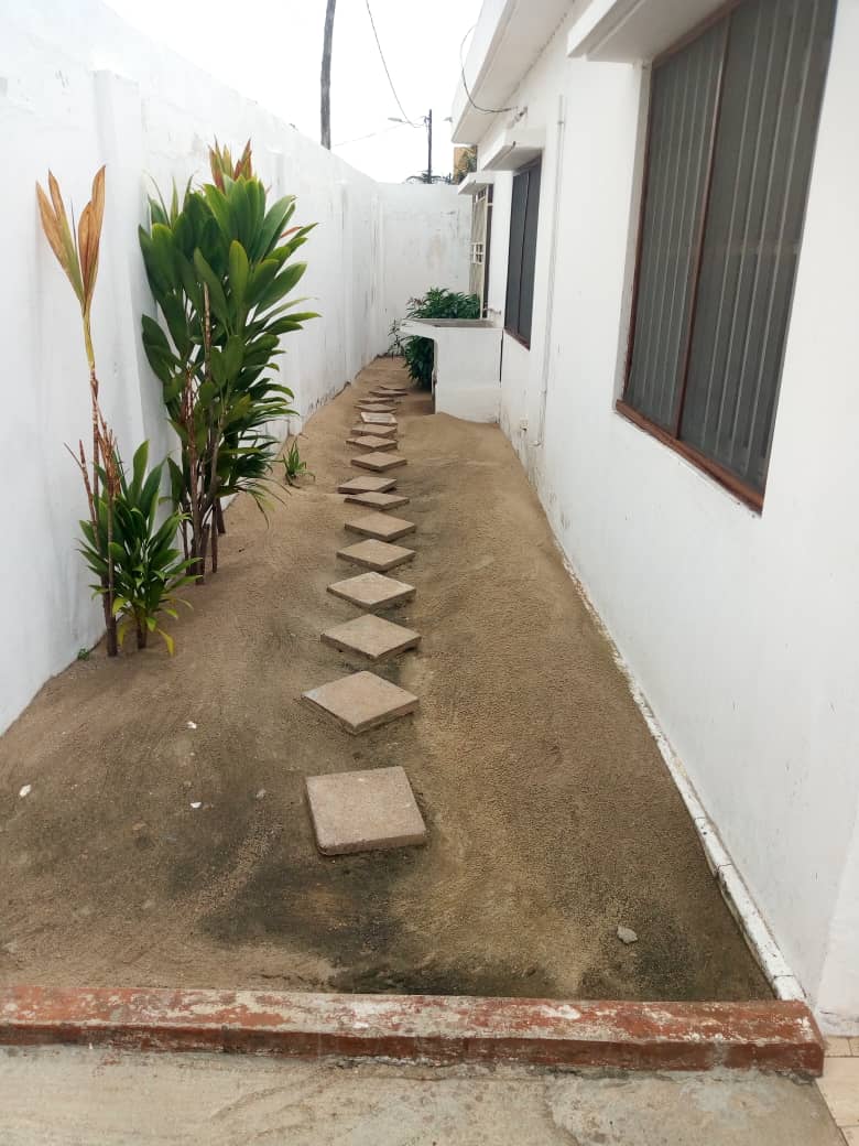 N° 4685 :
                            Villa à vendre , Nyekonakpoe , Lome, Togo : 44 000  000 XOF/vie