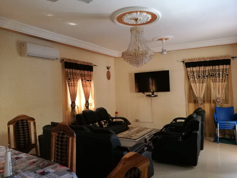 N° 4795 :
                            Villa meublée à louer , Agoe, Lome, Togo : 250 000 XOF/mois