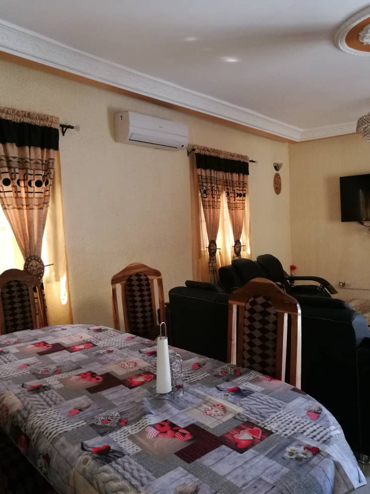 N° 4795 :
                            Villa meublée à louer , Agoe, Lome, Togo : 250 000 XOF/mois