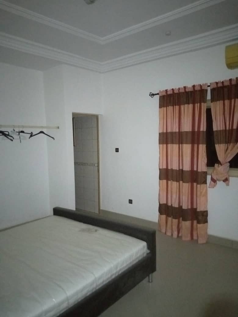 N° 4924 :
                            Appartement meublé à louer , Avepozo, Lome, Togo : 600 000 XOF/mois