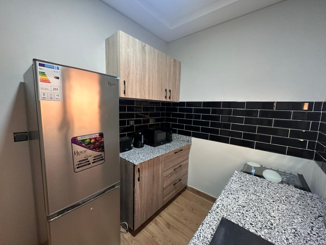 N° 5380 :
                            Appartement meublé à louer , Adewi, Lome, Togo : 450 000 XOF/mois